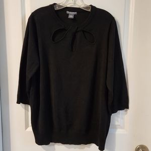 Chelsea and Theodore size XL black top